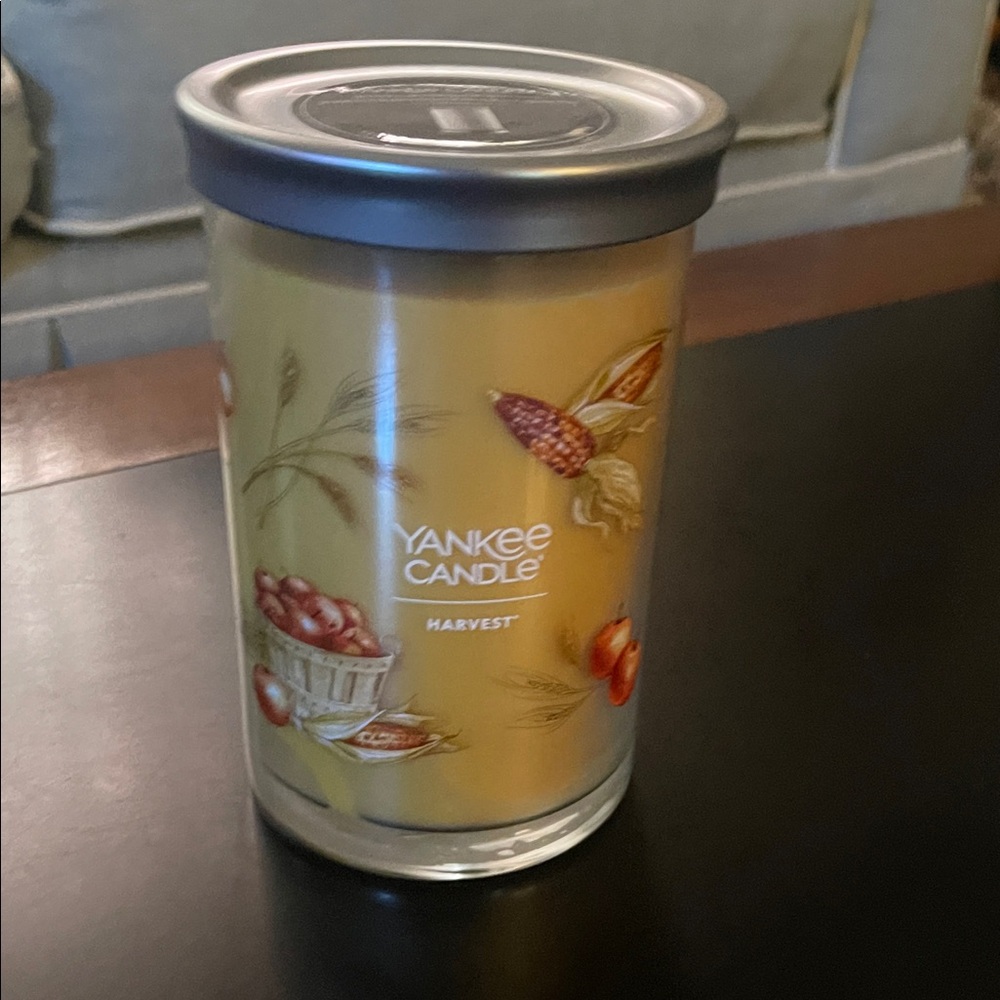 Yankee Candle Harvest with Autumn Design